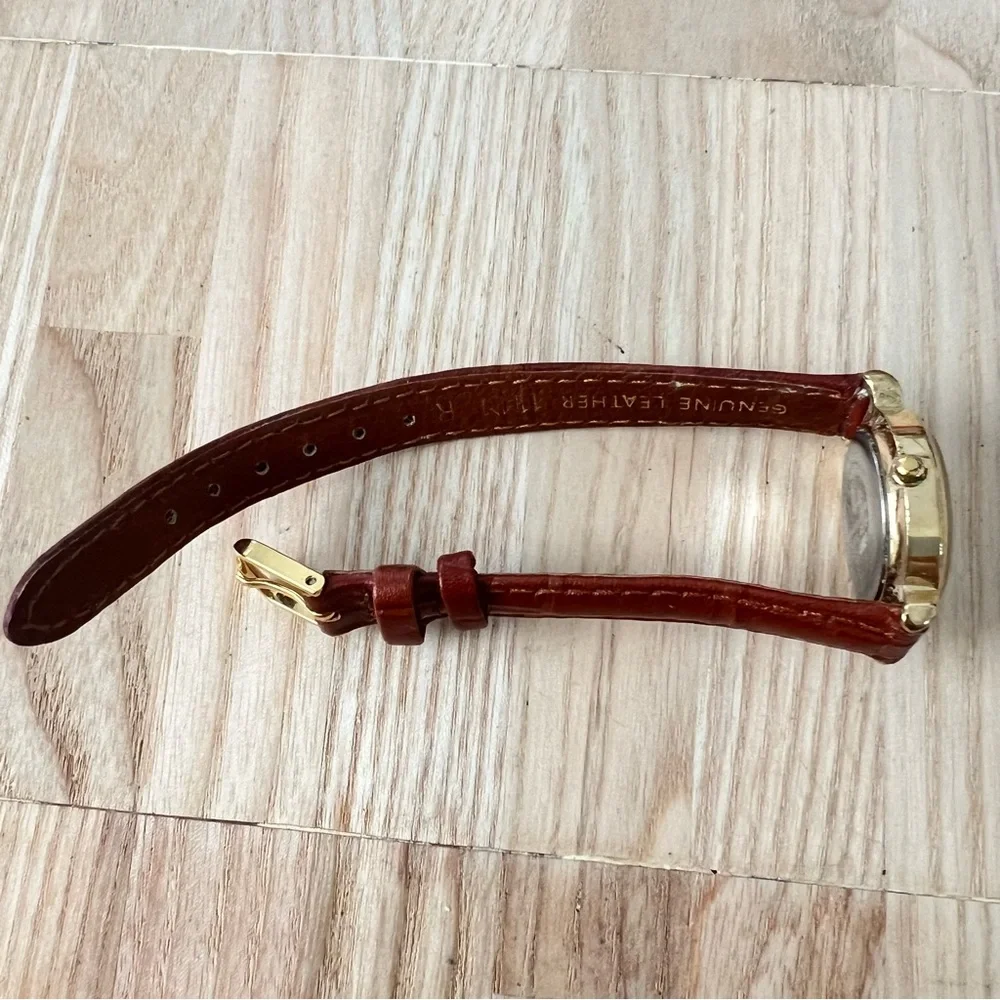 Timex ladies gold tone brown leather dress watch NEW BATTERY